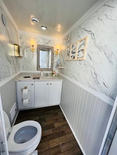 The Mobile Throne LLC