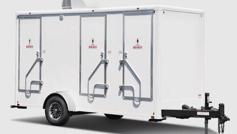 Luxe Loo: Luxury Portable Restrooms