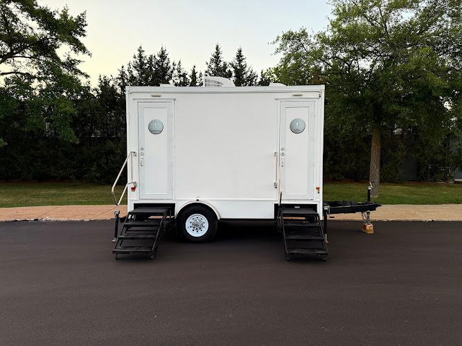 Deluxe Flush Trailers LLC