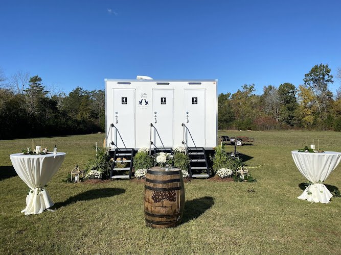 Mobile Thrones Restroom Trailers