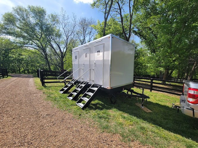 Mobile Thrones Restroom Trailers